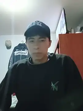 Snapshot of Rolito69 chatting on June 11, 2026, 4:21 am Rolito69 online show from June 11, 2026, 4:21 am