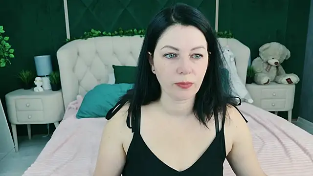 Snapshot of Nina_Stane chatting on September 23, 2025, 5:21 am Nina Stane online show from September 23, 2025, 5:21 am