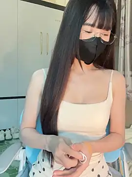 Dior baby online show from December 16, 2025, 4:28 am