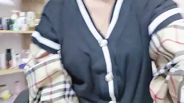 Snapshot of MichiLovely chatting on September 22, 2025, 7:43 am MichiLovely online show from September 22, 2025, 7:43 am