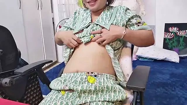 MichiLovely online show from November 7, 2025, 10:32 pm