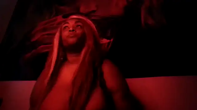 Snapshot of Nisha_Benz chatting on November 3, 2025, 10:32 pm Nisha Benz online show from November 3, 2025, 10:32 pm