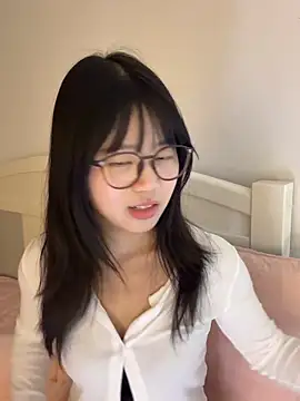 Ella-A9 online show from October 23, 2025, 2:22 am