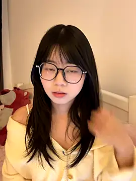 Ella-A9 online show from December 5, 2025, 4:03 pm