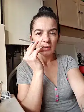 alinaalinutzq online show from December 16, 2025, 12:43 pm