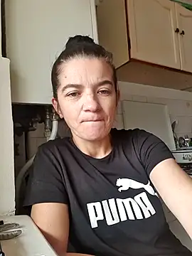 alinaalinutzq online show from December 20, 2025, 11:06 am