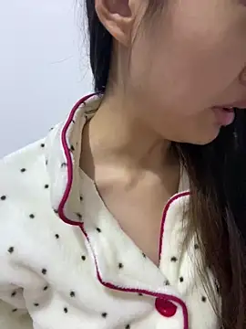 Snapshot of MengMeng0515 chatting on December 18, 2025, 1:39 pm MengMeng0515 online show from December 18, 2025, 1:39 pm