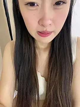 Snapshot of MengMeng0515 chatting on May 4, 2026, 2:24 pm MengMeng0515 online show from May 4, 2026, 2:24 pm