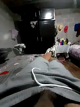 Snapshot of jann1900 chatting on December 3, 2025, 12:18 am jann1900 online show from December 3, 2025, 12:18 am