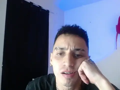 Snapshot of xalejo_max chatting on November 5, 2025, 9:04 pm xalejo max online show from November 5, 2025, 9:04 pm