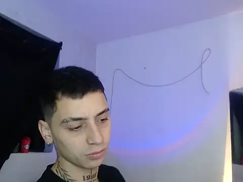 Snapshot of xalejo_max chatting on November 12, 2025, 7:24 pm xalejo max online show from November 12, 2025, 7:24 pm