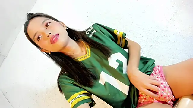 Snapshot of CUTIE_GIRLSX chatting on June 23, 2026, 11:08 am CUTIE GIRLSX online show from June 23, 2026, 11:08 am