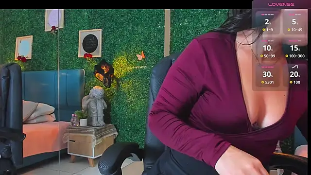 Linagh  online show from October 24, 2025, 11:39 am