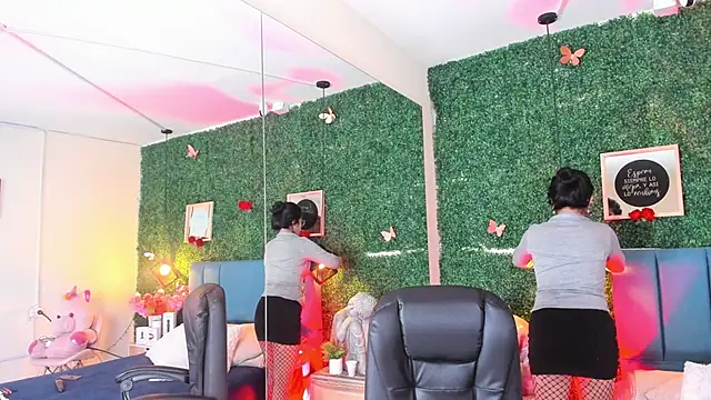 Linagh  online show from December 1, 2025, 11:59 am