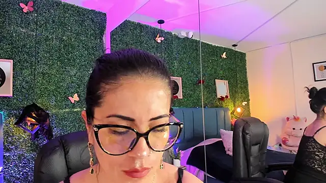 Linagh  online show from January 8, 2026, 11:56 am