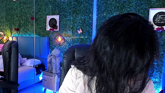 Linagh  online show from February 14, 2026, 11:29 am