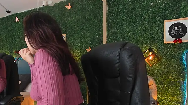 Linagh  online show from March 27, 2026, 11:32 am