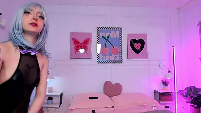 Zoe Lynch  online show from January 19, 2026, 11:47 am