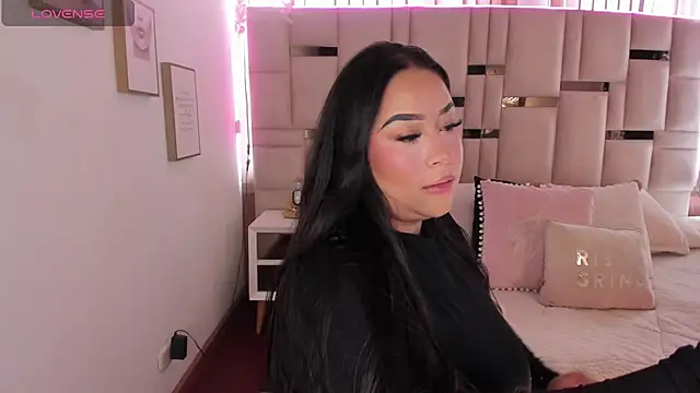 Zoey thompson online show from November 16, 2025, 2:55 pm