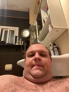 Snapshot of ArturoElPeque chatting on October 19, 2025, 7:47 pm ArturoElPeque online show from October 19, 2025, 7:47 pm