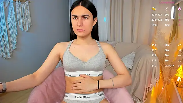 Snapshot of HeyAlena chatting on November 12, 2025, 6:14 am HeyAlena online show from November 12, 2025, 6:14 am