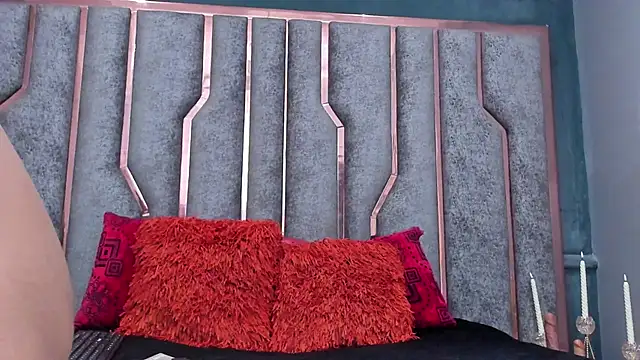 SienaFacchini online show from December 14, 2025, 6:56 pm