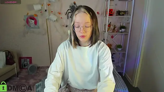 Snapshot of R0cket_bunny chatting on October 28, 2025, 1:09 am R0cket bunny online show from October 28, 2025, 1:09 am