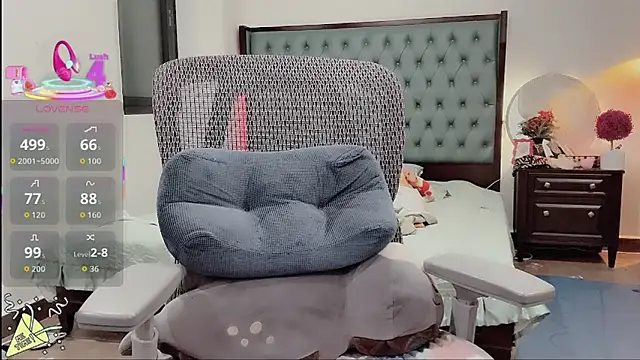 Snapshot of lulu404 chatting on December 15, 2025, 2:43 pm lulu404 online show from December 15, 2025, 2:43 pm