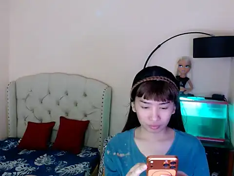 ShantalFoxxy  online show from March 22, 2026, 12:41 pm