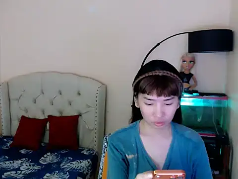 ShantalFoxxy  online show from April 5, 2026, 1:36 am