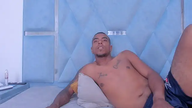 DaylesAndHarry online show from December 3, 2025, 12:25 pm