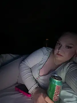 Snapshot of gracelovesxx chatting on January 31, 2026, 9:35 pm gracelovesxx online show from January 31, 2026, 9:35 pm