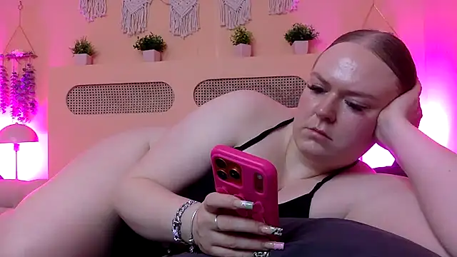 Snapshot of gracelovesxx chatting on April 14, 2026, 9:48 am gracelovesxx online show from April 14, 2026, 9:48 am