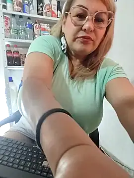 Snapshot of AlexxiaaMat chatting on November 29, 2025, 11:02 am AlexxiaaMat online show from November 29, 2025, 11:02 am