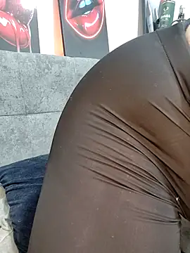 Snapshot of AlexxiaaMat chatting on December 16, 2025, 11:15 am AlexxiaaMat online show from December 16, 2025, 11:15 am