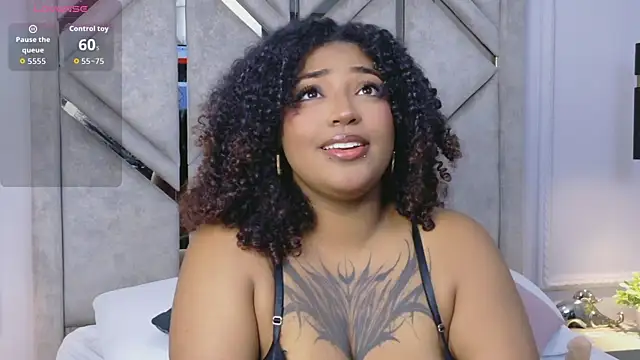 Snapshot of Cristal-Jonnes chatting on April 6, 2026, 3:04 am Cristal-Jonnes online show from April 6, 2026, 3:04 am