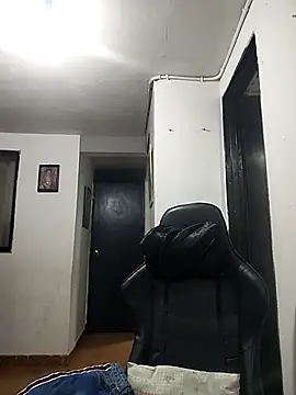 Pamelamiler   online show from November 7, 2025, 10:48 am