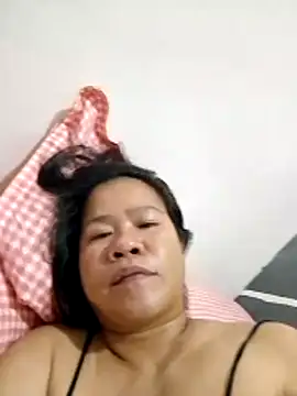Snapshot of AsianbouncieGIRL chatting on May 4, 2026, 12:28 am AsianbouncieGIRL online show from May 4, 2026, 12:28 am