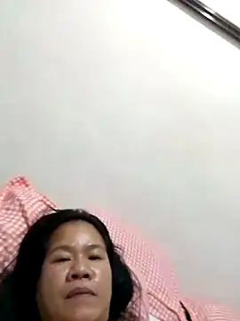 Snapshot of AsianbouncieGIRL chatting on May 16, 2026, 12:18 am AsianbouncieGIRL online show from May 16, 2026, 12:18 am