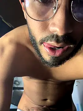 TU-MORENOO online show from September 28, 2025, 9:09 pm