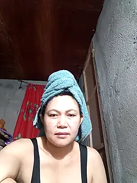 Snapshot of Everleigh_mom chatting on October 30, 2025, 1:51 am Everleigh mom online show from October 30, 2025, 1:51 am