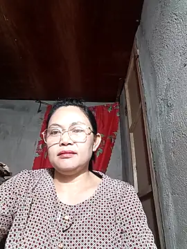 Snapshot of Everleigh_mom chatting on November 27, 2025, 10:50 am Everleigh mom online show from November 27, 2025, 10:50 am