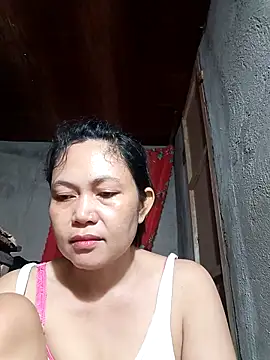 Snapshot of Everleigh_mom chatting on November 27, 2025, 10:56 pm Everleigh mom online show from November 27, 2025, 10:56 pm