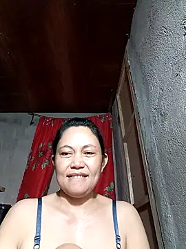 Snapshot of Everleigh_mom chatting on November 30, 2025, 7:56 am Everleigh mom online show from November 30, 2025, 7:56 am