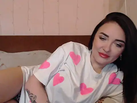 Veronica-Luxs online show from April 10, 2026, 7:24 am