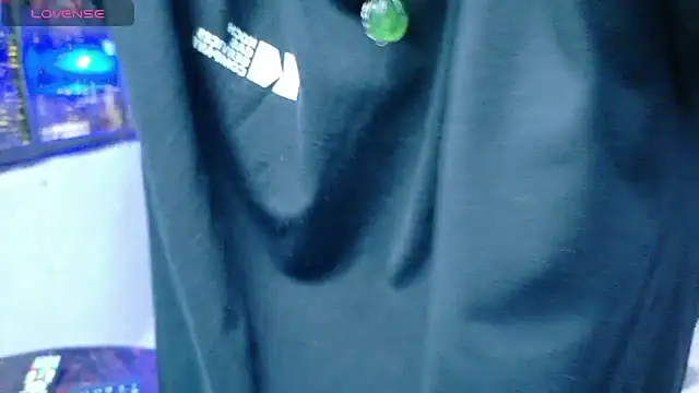 Snapshot of alandelrey57 chatting on December 5, 2025, 4:32 am alandelrey57 online show from December 5, 2025, 4:32 am