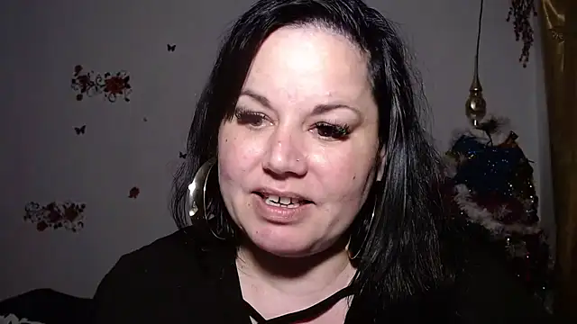 Snapshot of andreea2011 chatting on October 6, 2025, 7:44 pm andreea2011 online show from October 6, 2025, 7:44 pm