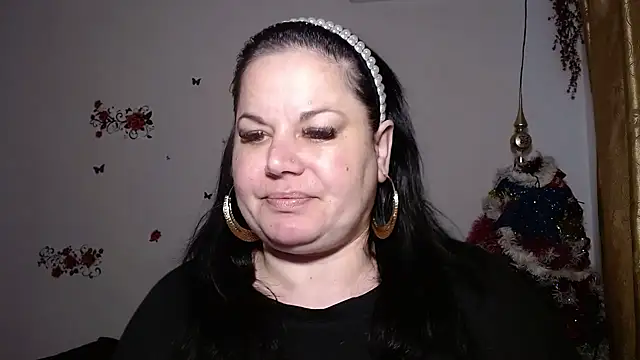 Snapshot of andreea2011 chatting on October 13, 2025, 6:35 am andreea2011 online show from October 13, 2025, 6:35 am