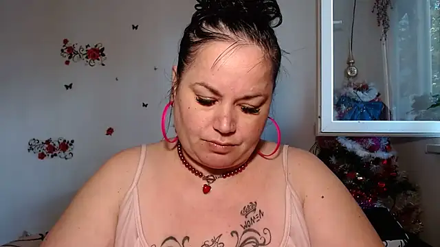 Snapshot of andreea2011 chatting on October 25, 2025, 9:39 am andreea2011 online show from October 25, 2025, 9:39 am