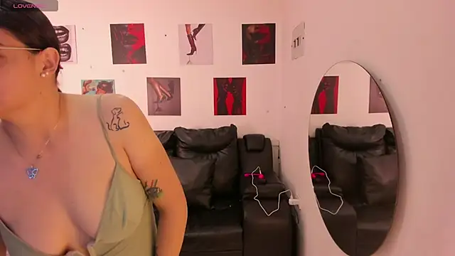 Snapshot of iam_sammy_01 chatting on November 23, 2025, 12:05 pm iam sammy 01 online show from November 23, 2025, 12:05 pm